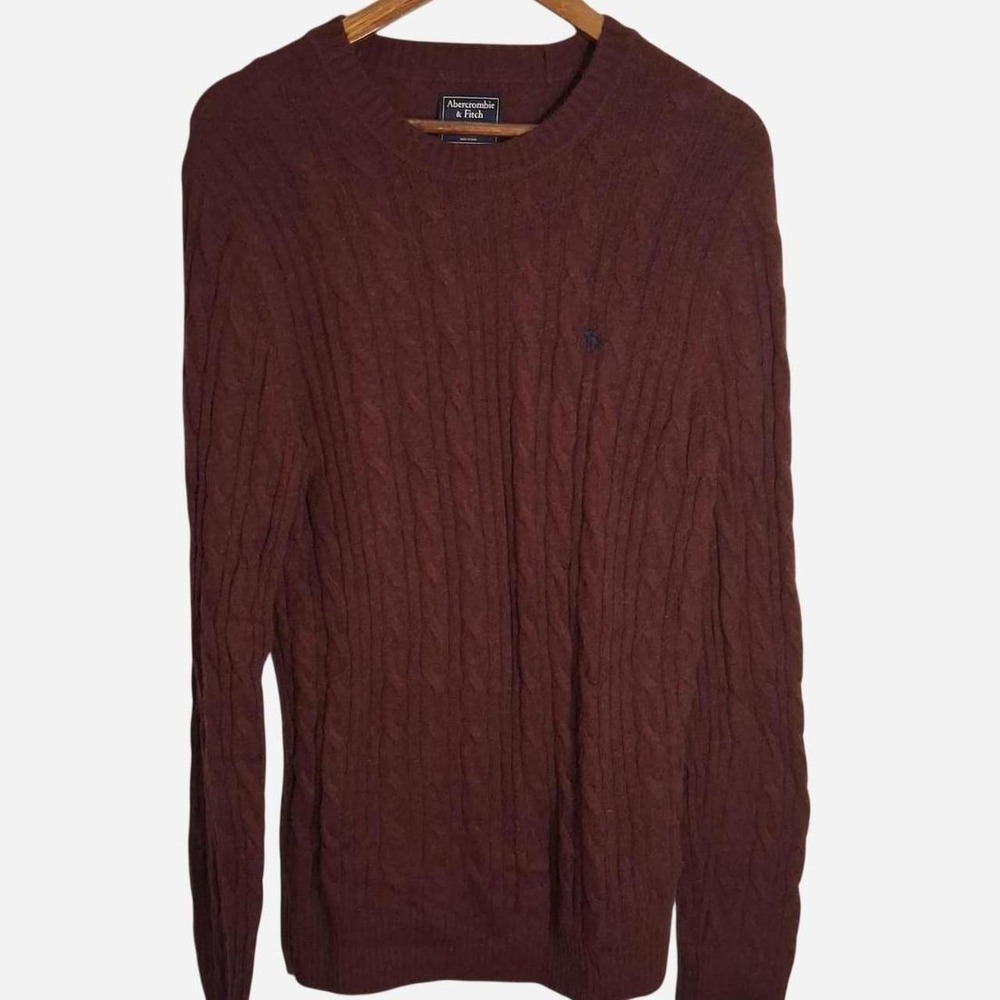 Mens Vintage wool blend cable knit sweater burgundy 2000s cozy winterwear